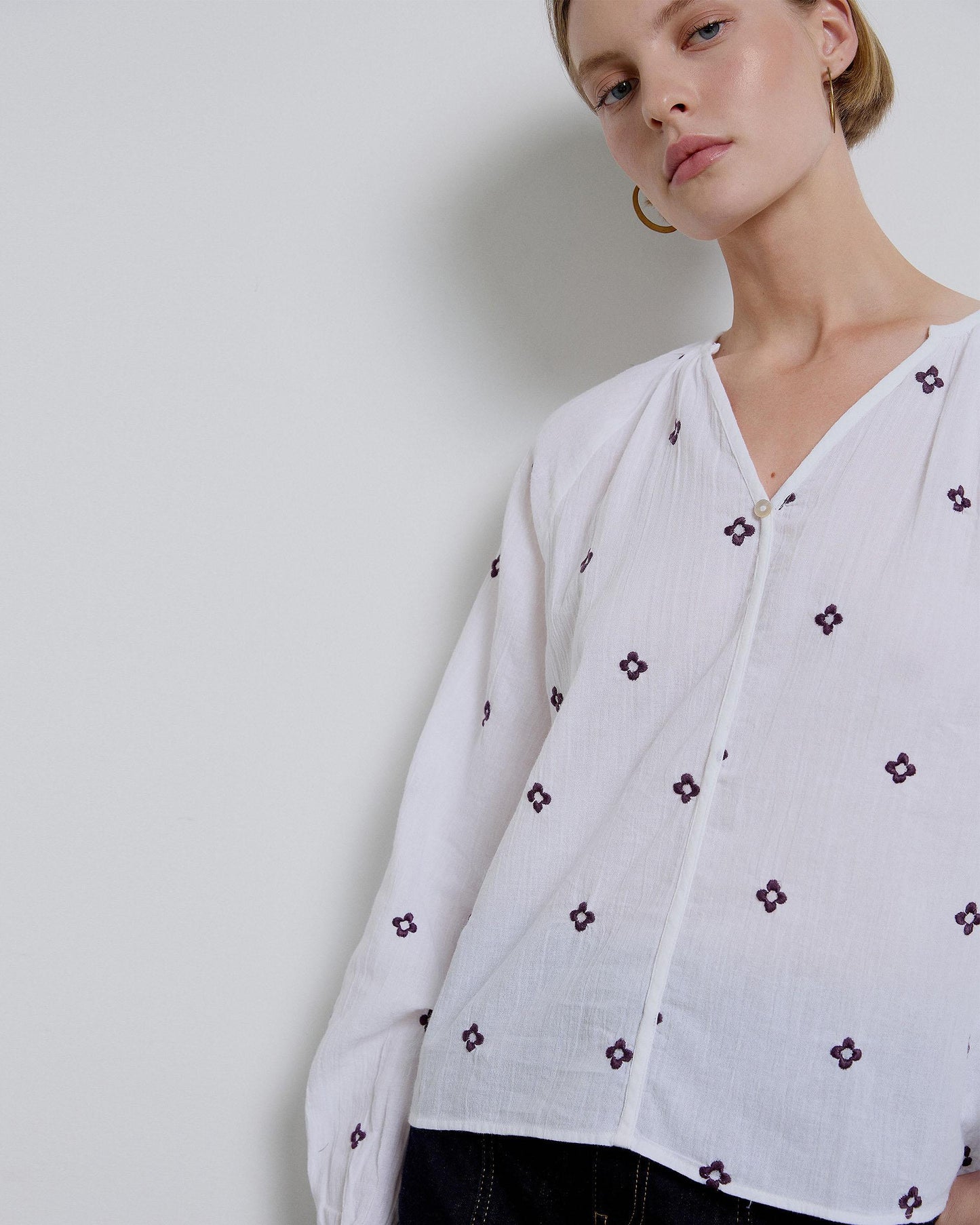 Blusa Bordados Flores Blanca