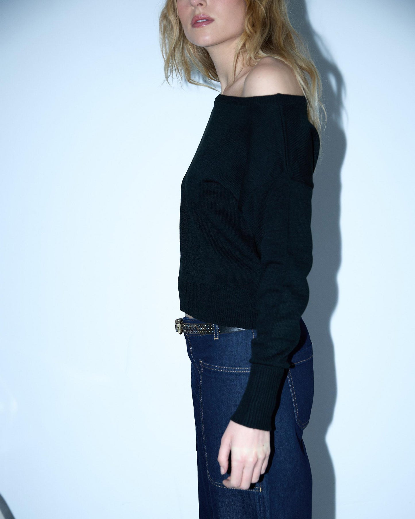 Jersey Cuello Asimétrico Negro