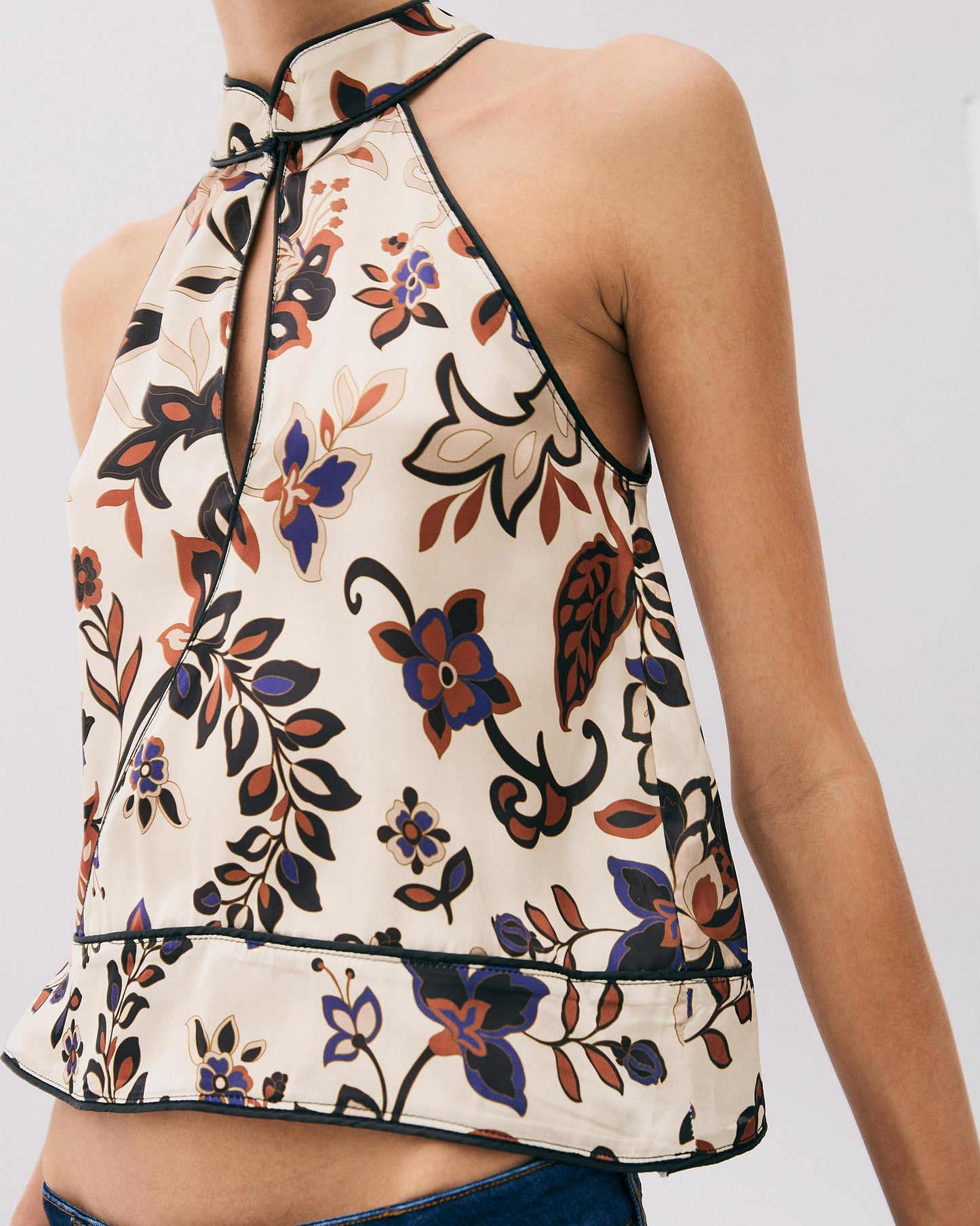 Top Cuello Subido Lágrima Estampado Floral Crudo