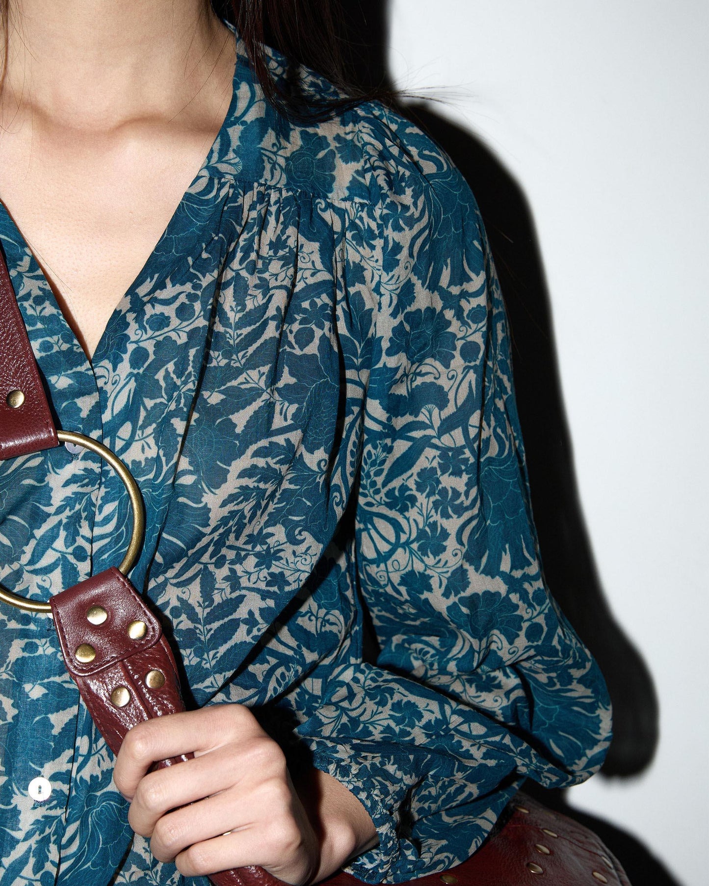 Blusa Fluida Estampado Floral Petróleo