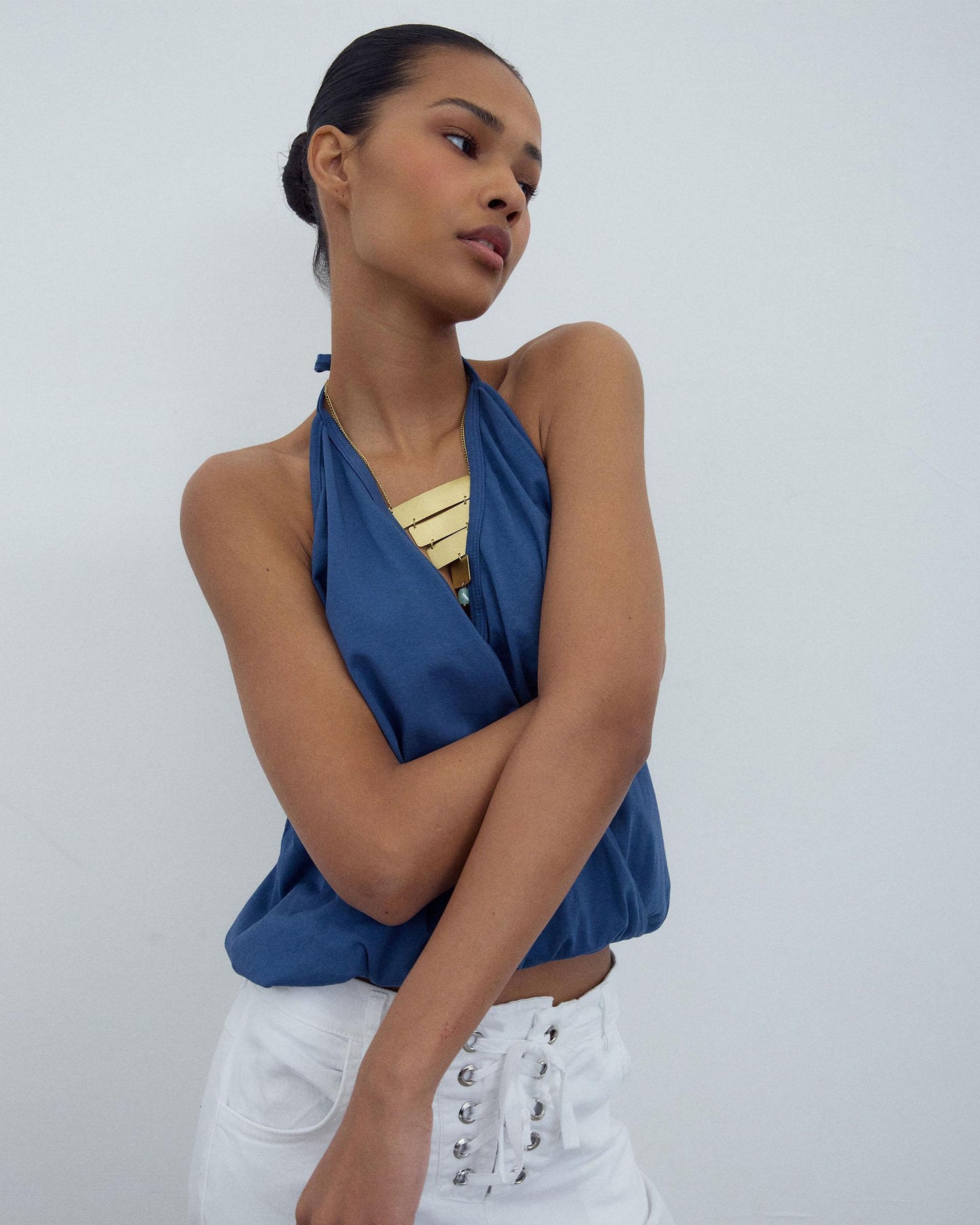 T-shirt Halter Cruzada Azul Marinho