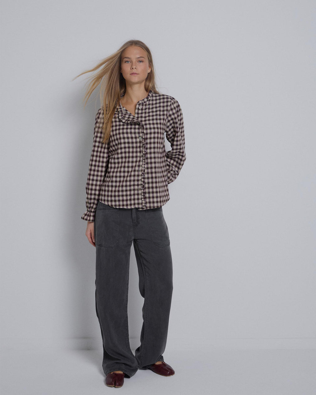 Blusa Cuadros Cuello Mao Volante Morado