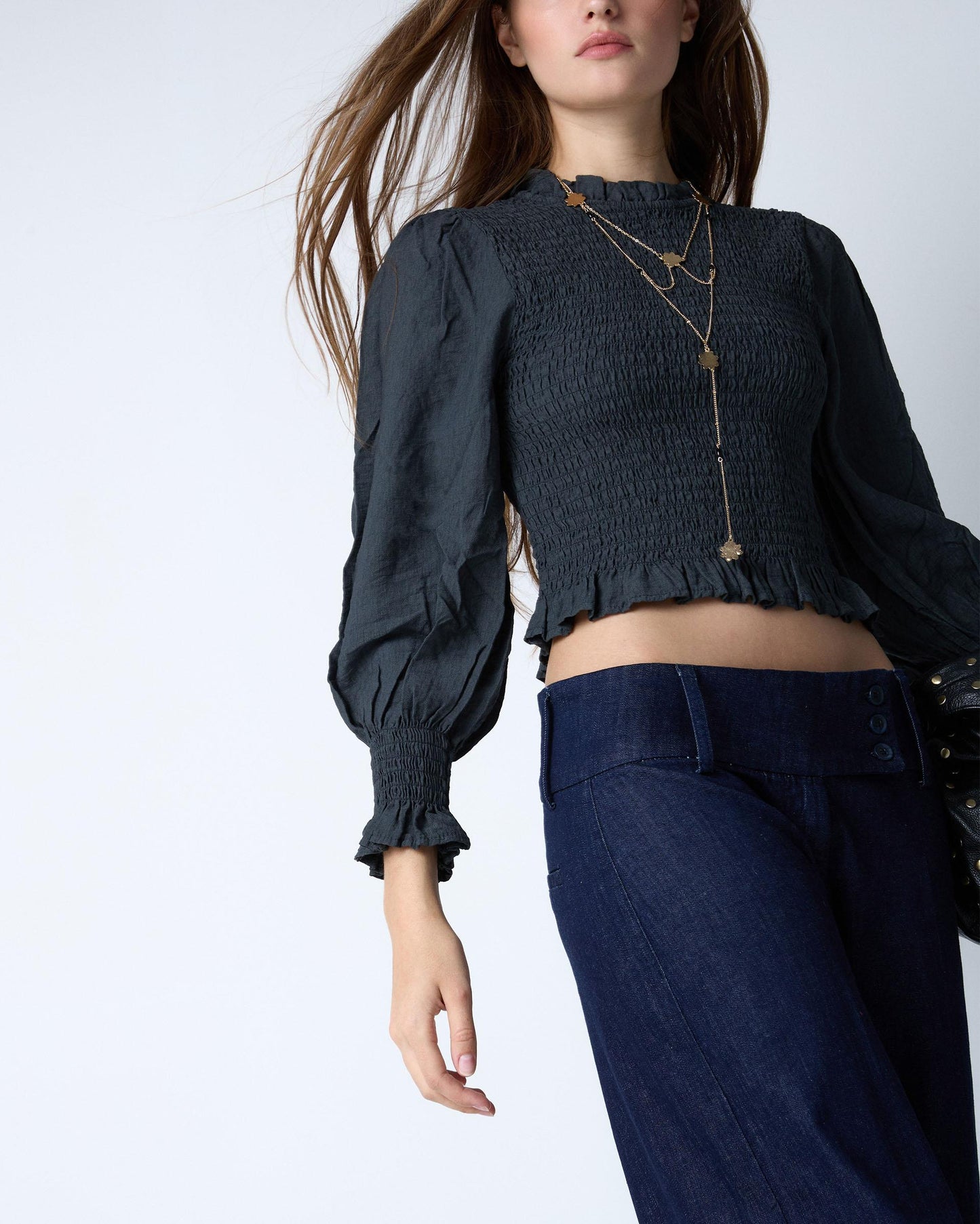 Blusa Nido De Abeja Volante Cuello Gris