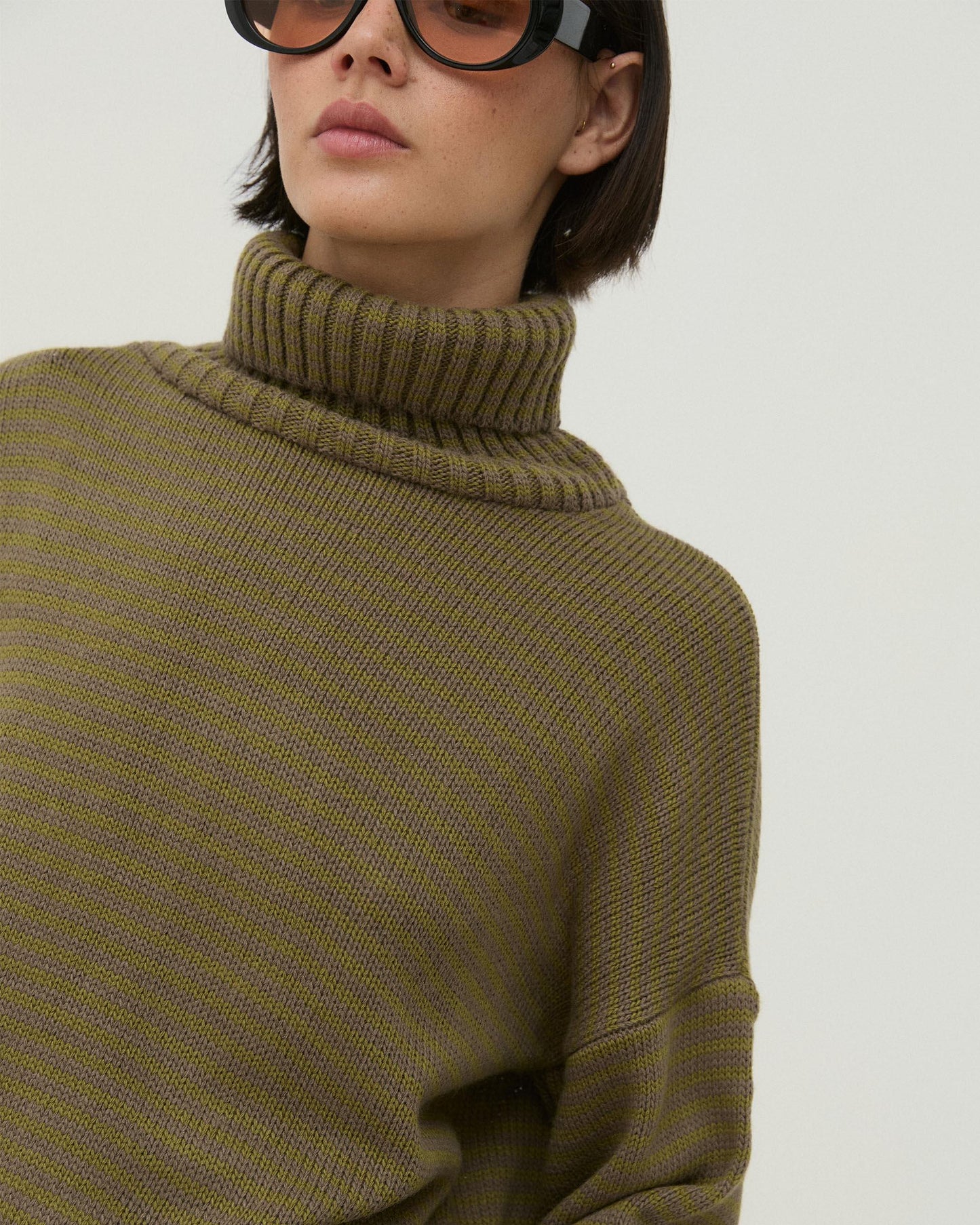 Jersey Cuello Alto Rayas Taupe