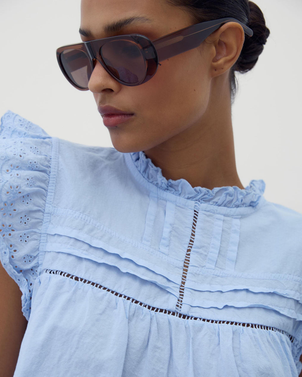 Blusa Mangas Troqueladas Azul Claro