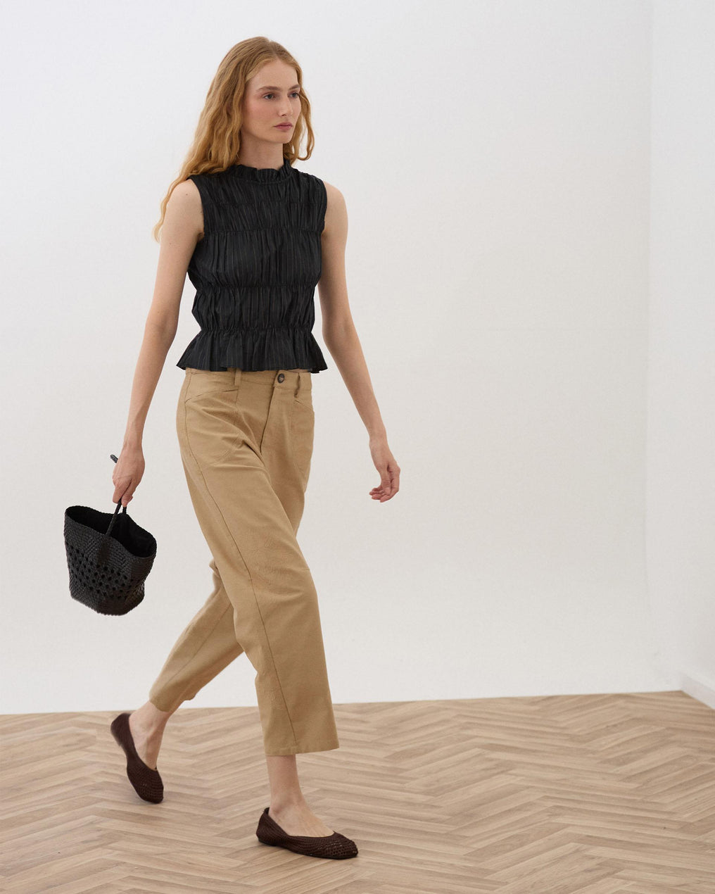 Pantalón Bordados Florales Beige Oscuro