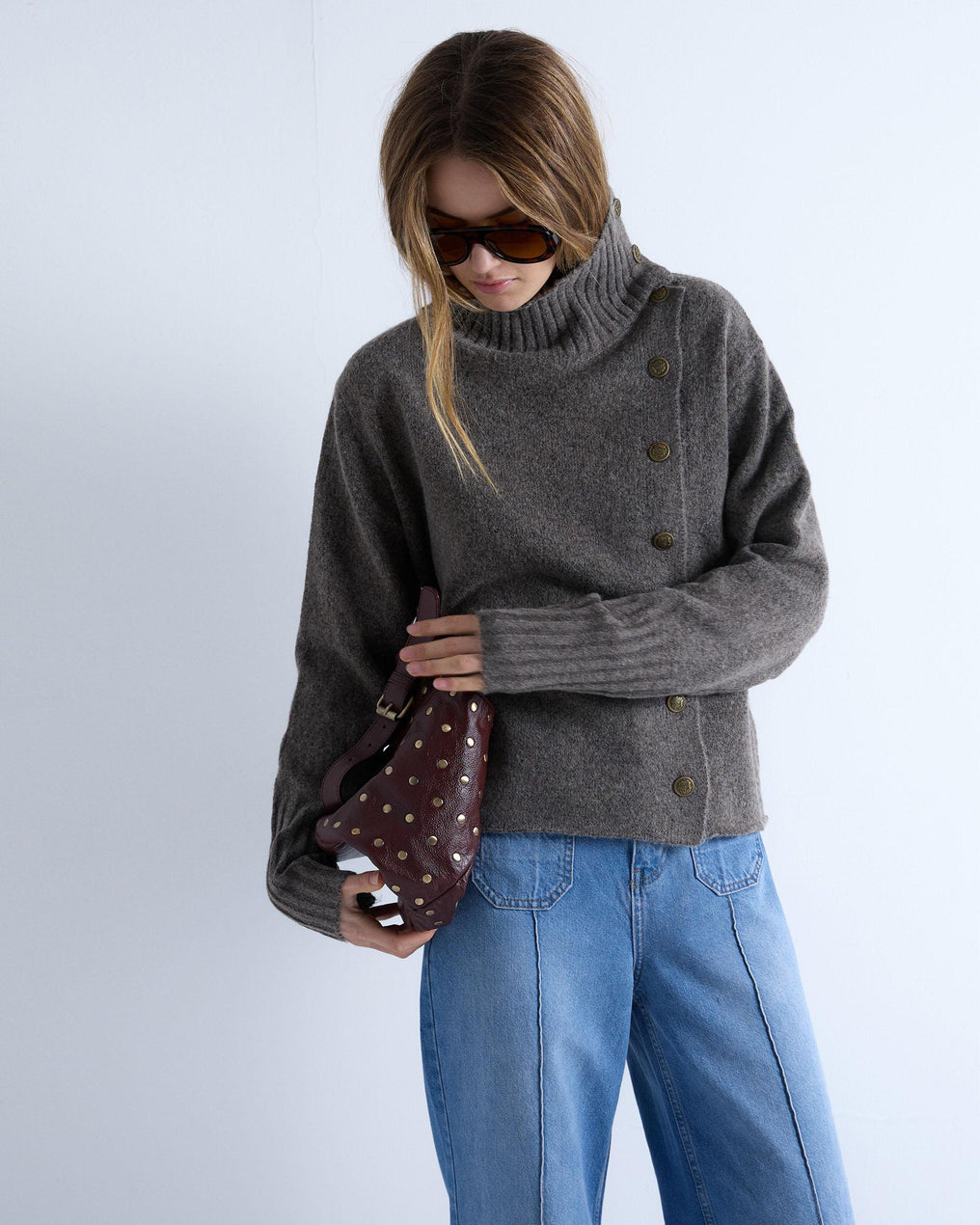 Jersey Cuello Alto Botones Taupe