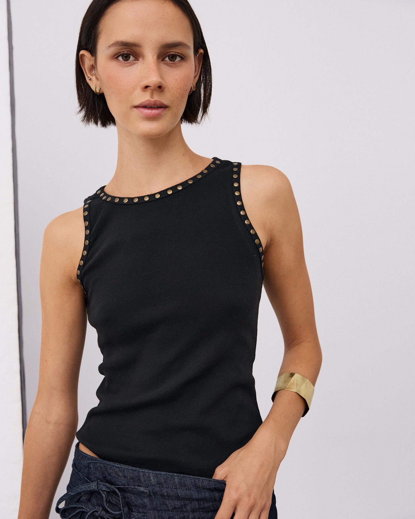 Camiseta Tank Tachuelas Negro