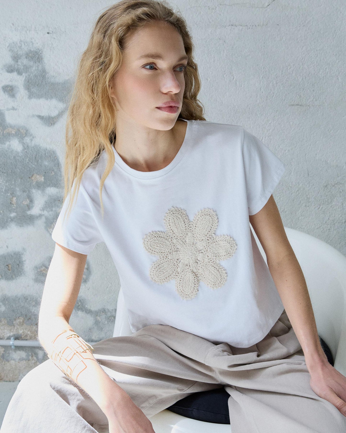 T-shirt Flor Crochet Branco