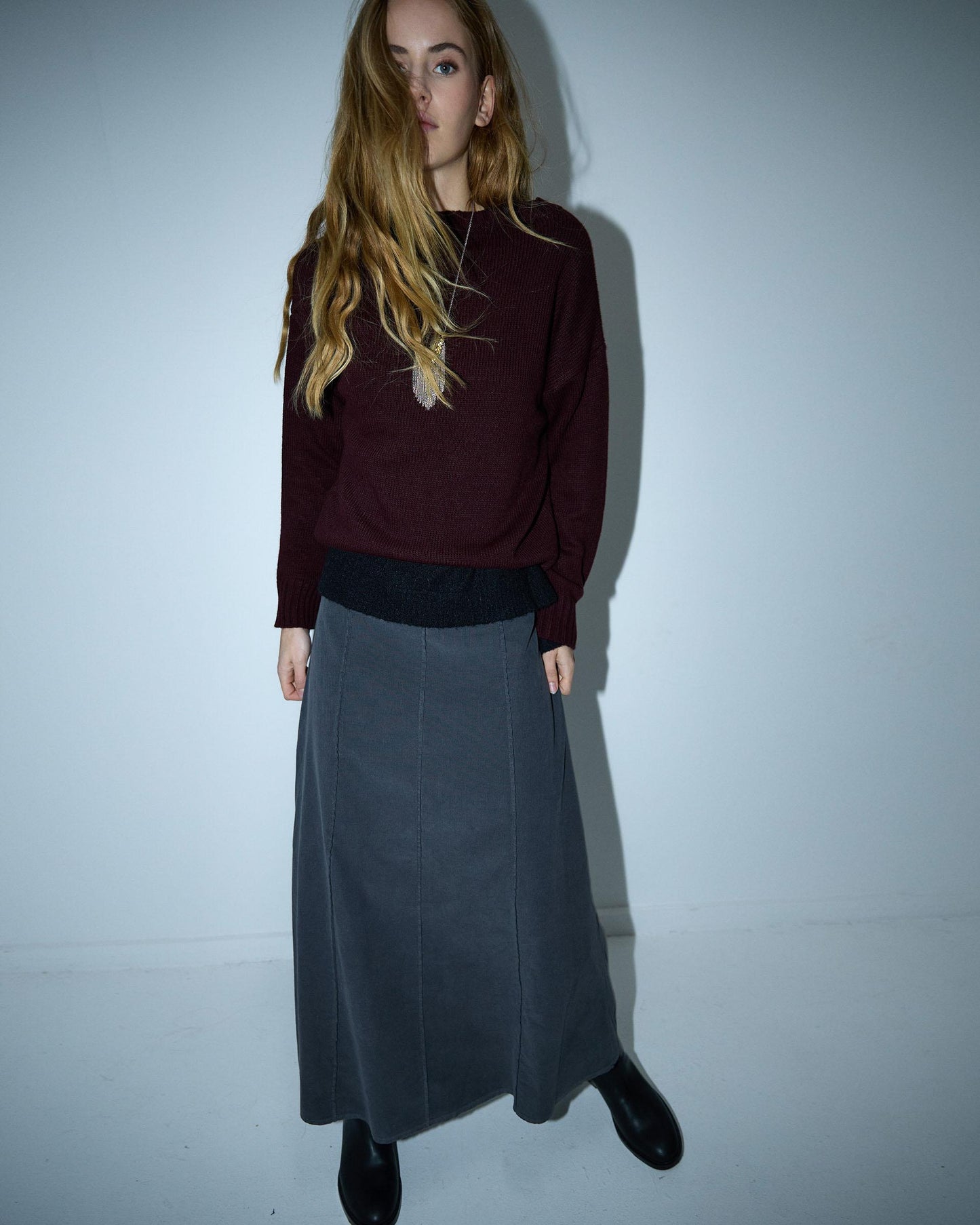 Micro-corduroy skirt with anthracite seams