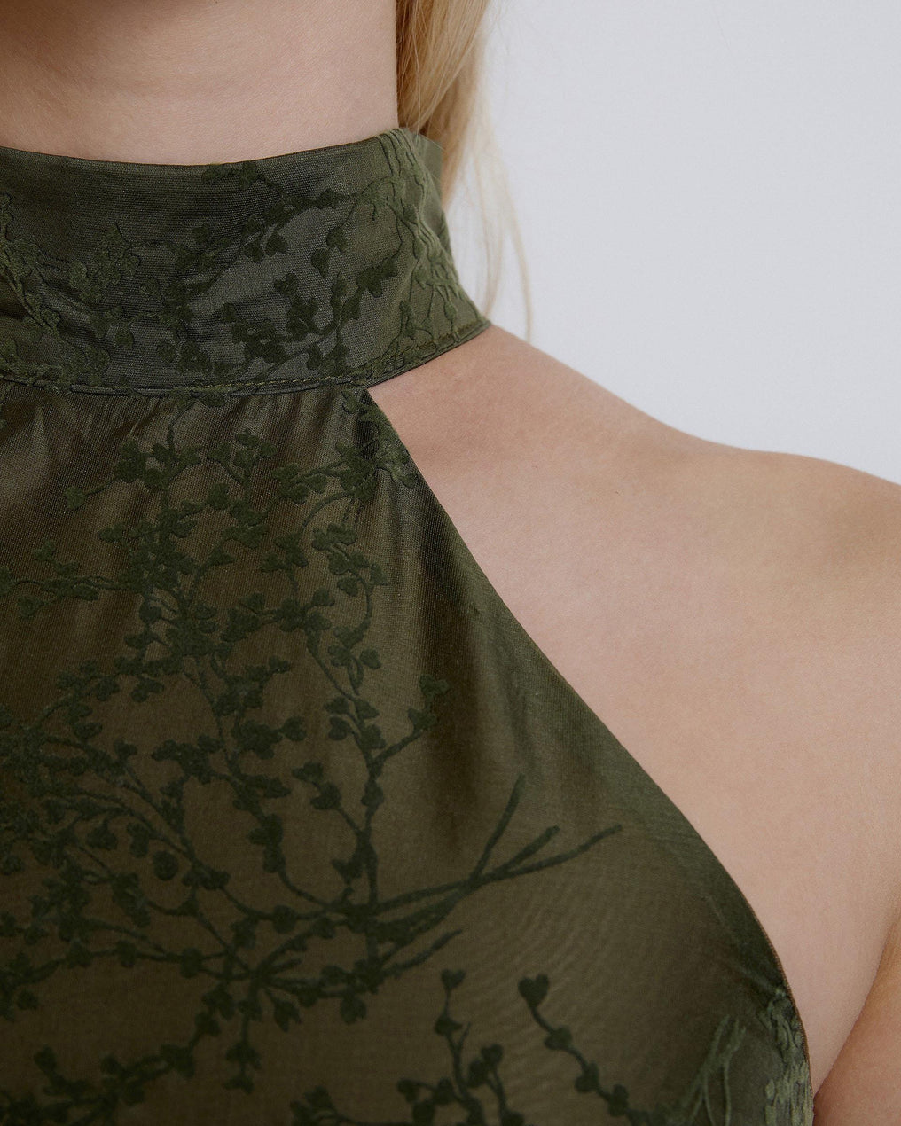 Top Halter Verde com Decote Cruzado