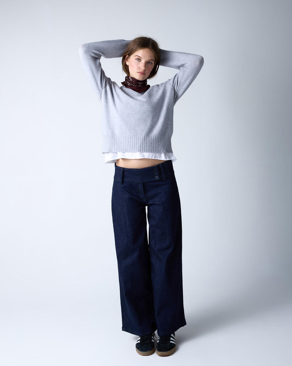 Jersey Cuello Pico Gris