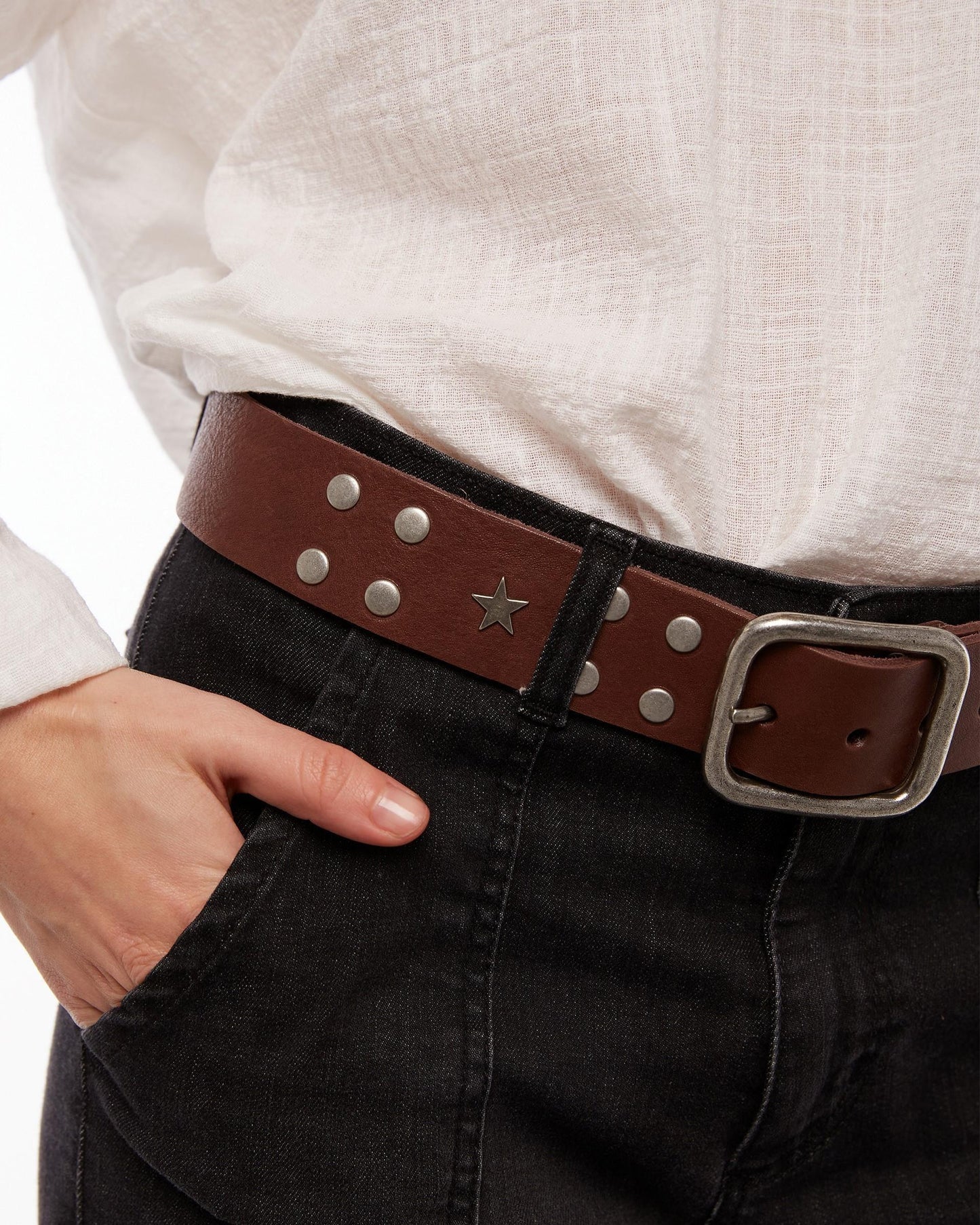 Cinturón Piel Tachuelas Estrellas Marrón