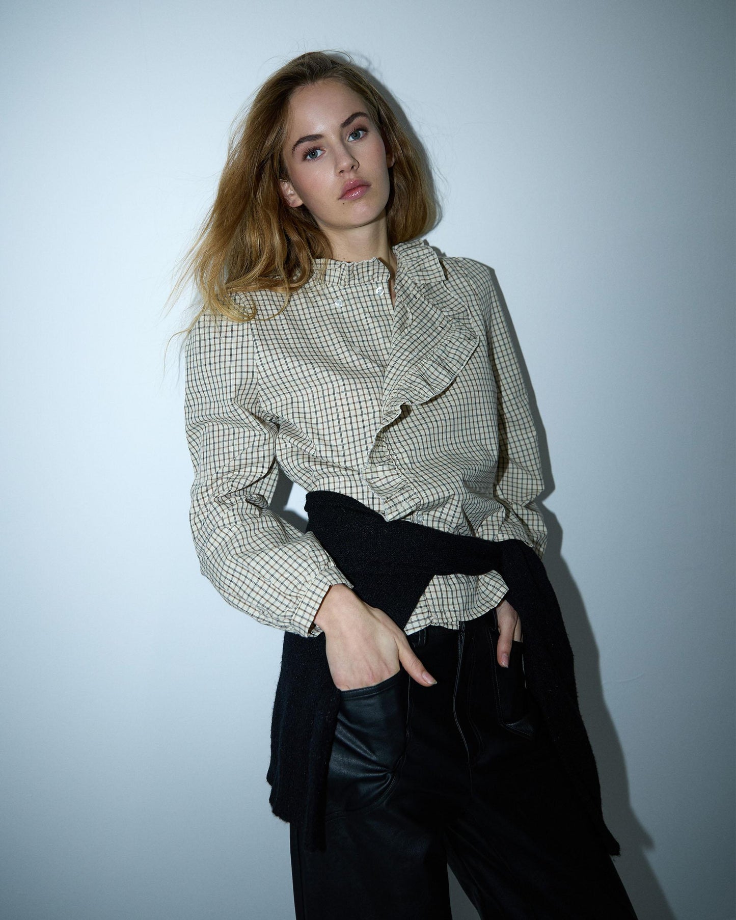 Blusa xadrez off-white com folho lateral