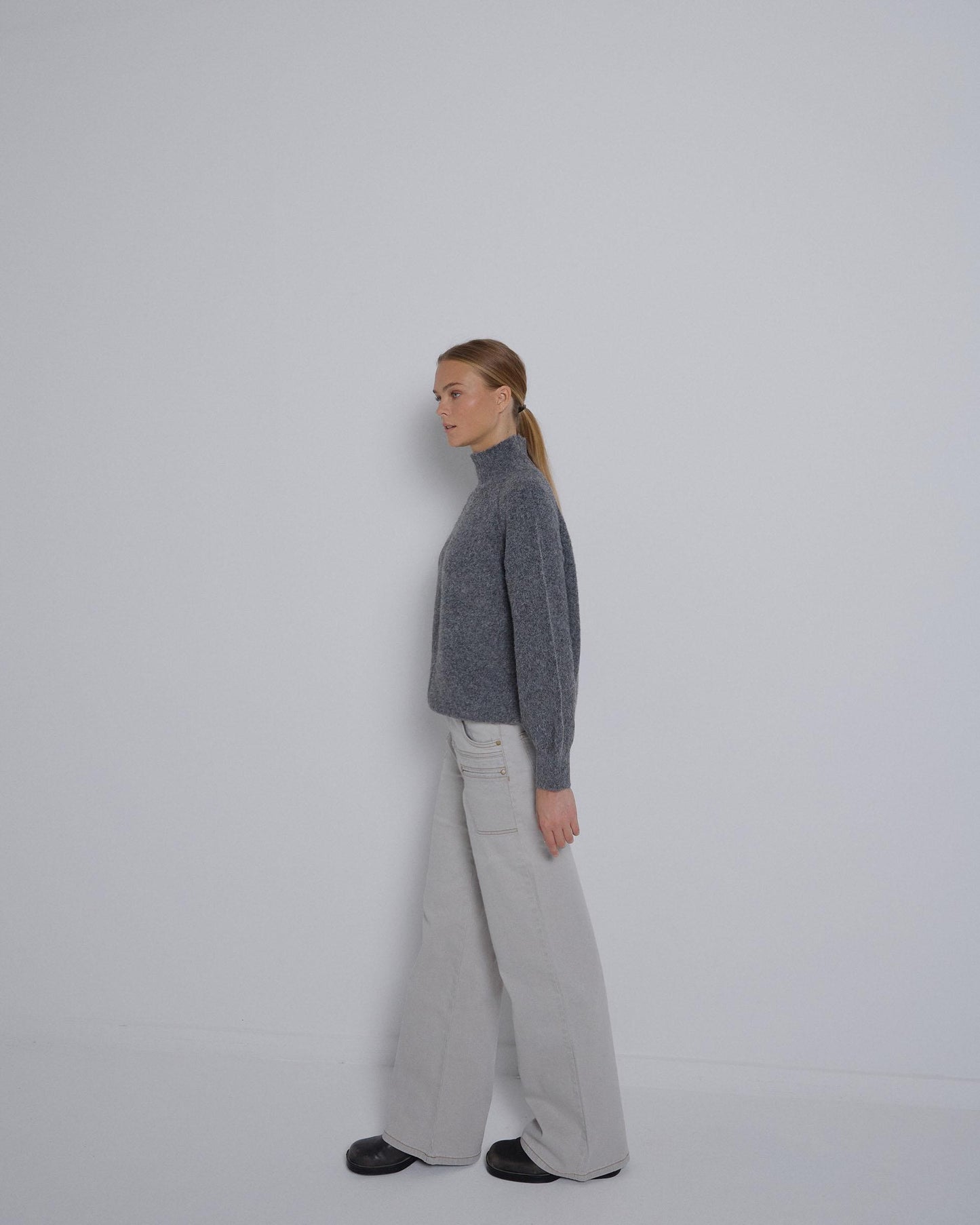 Contrast Stitching Jeans in Grey