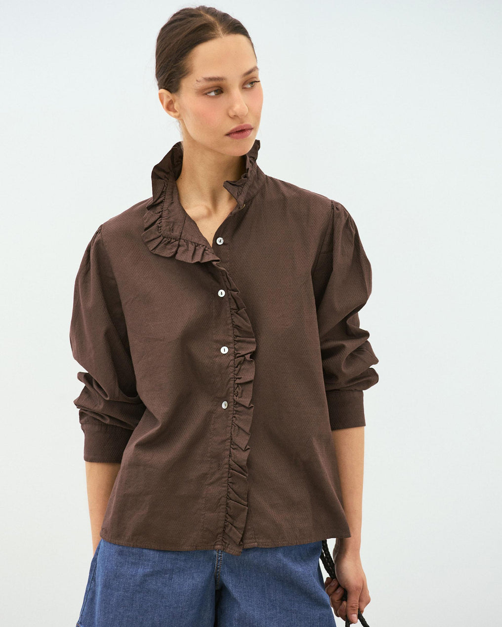 Blouse Col Montant Boutons Volant Marron