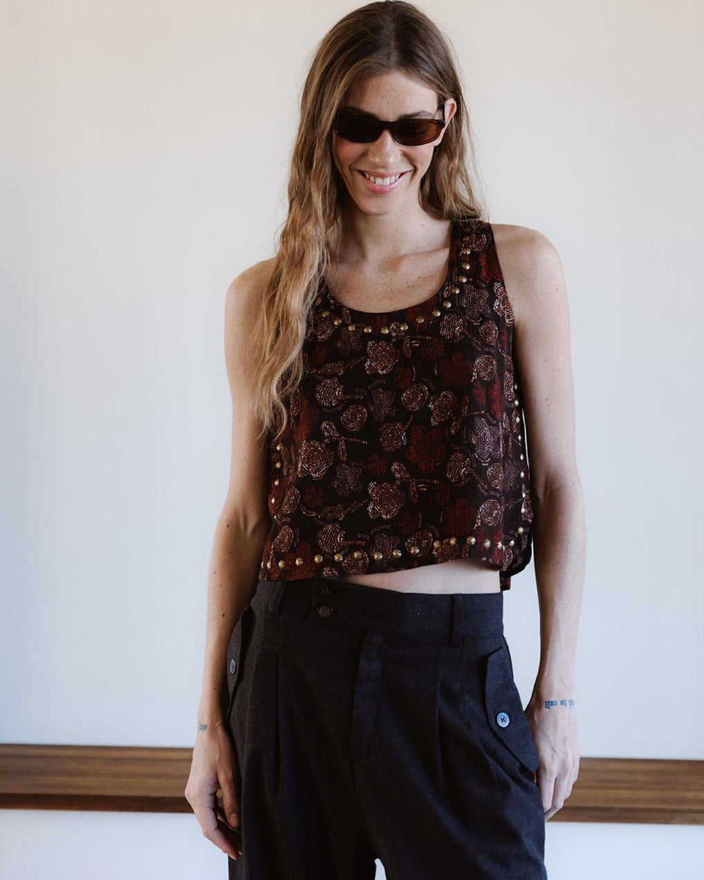 Top Tachuelas Tirantes Marrón