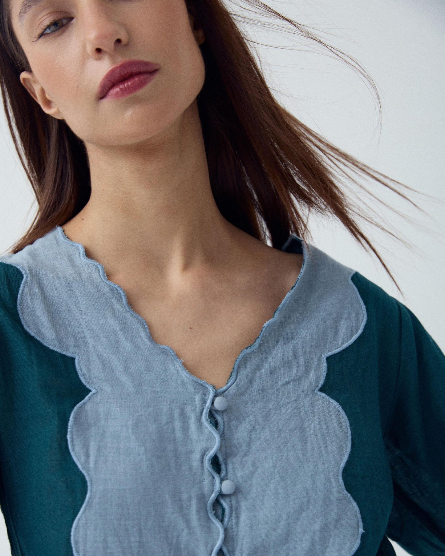 Blusa Manga Francesa Contraste Petróleo