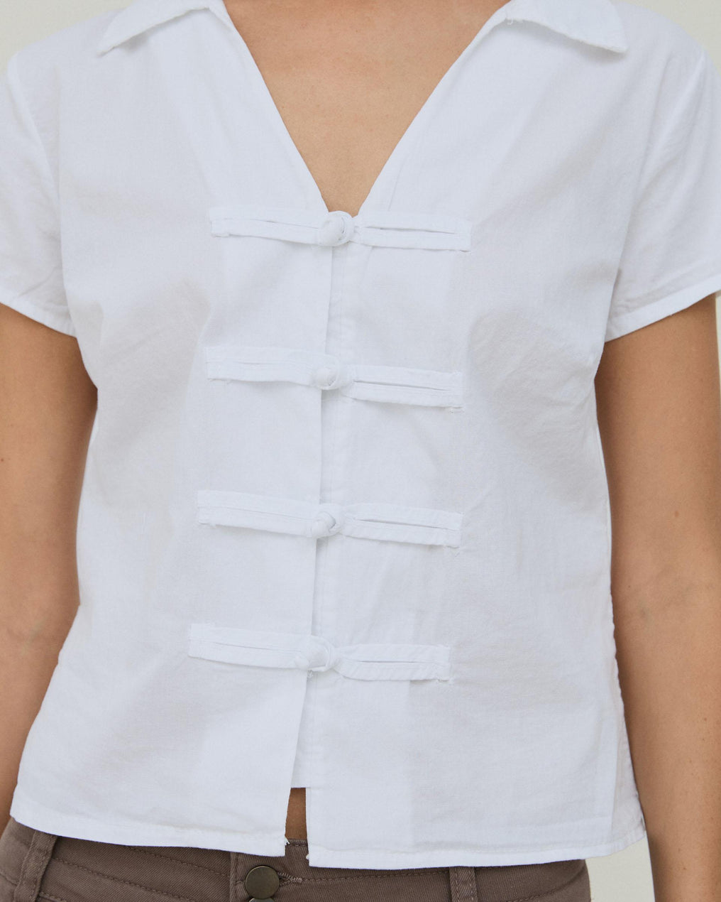 Camisa Manga Corta Alamares Blanca