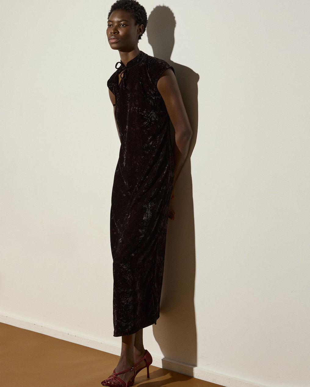 Vestido Terciopelo Lazadas Laterales Negro