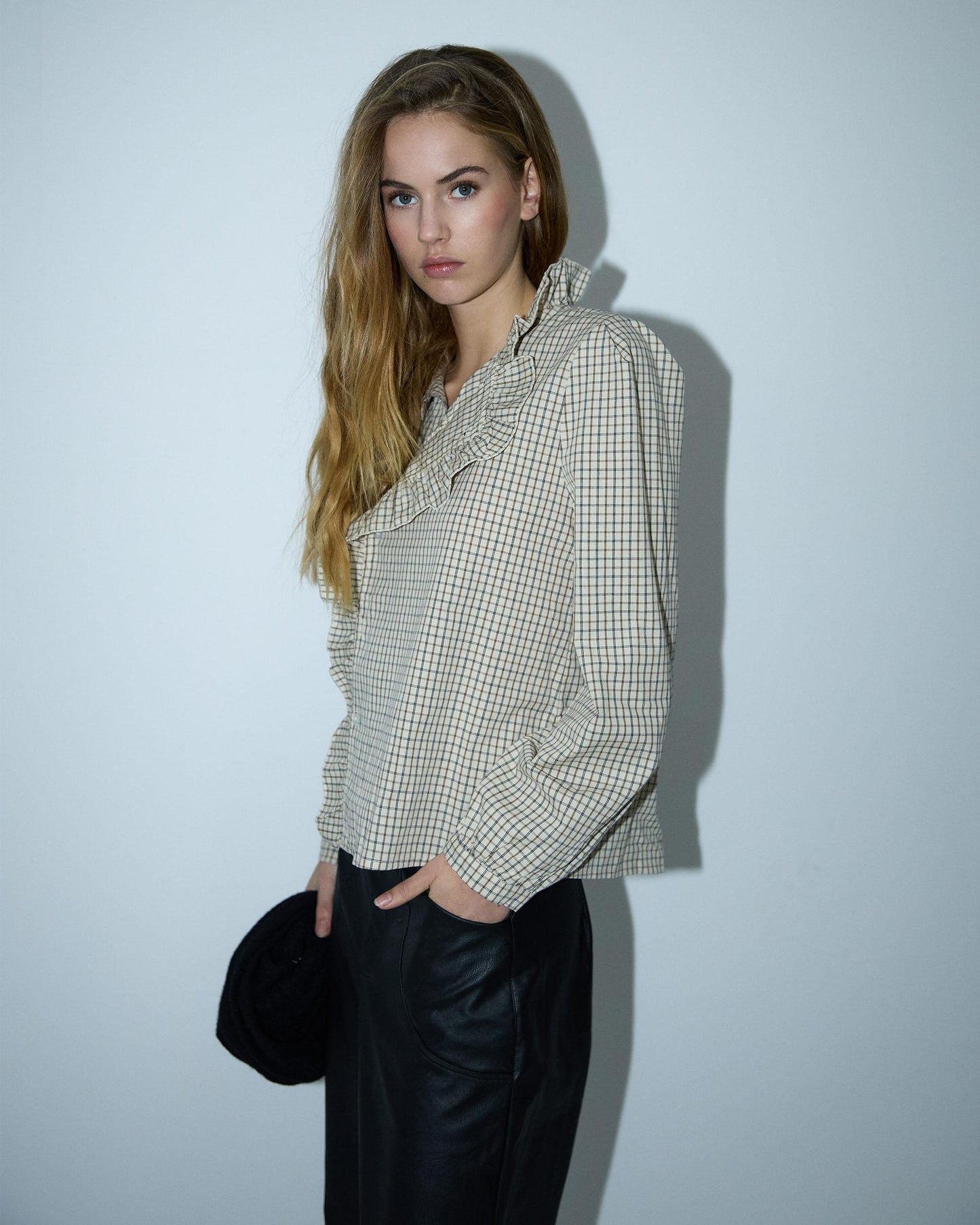 Blusa xadrez off-white com folho lateral