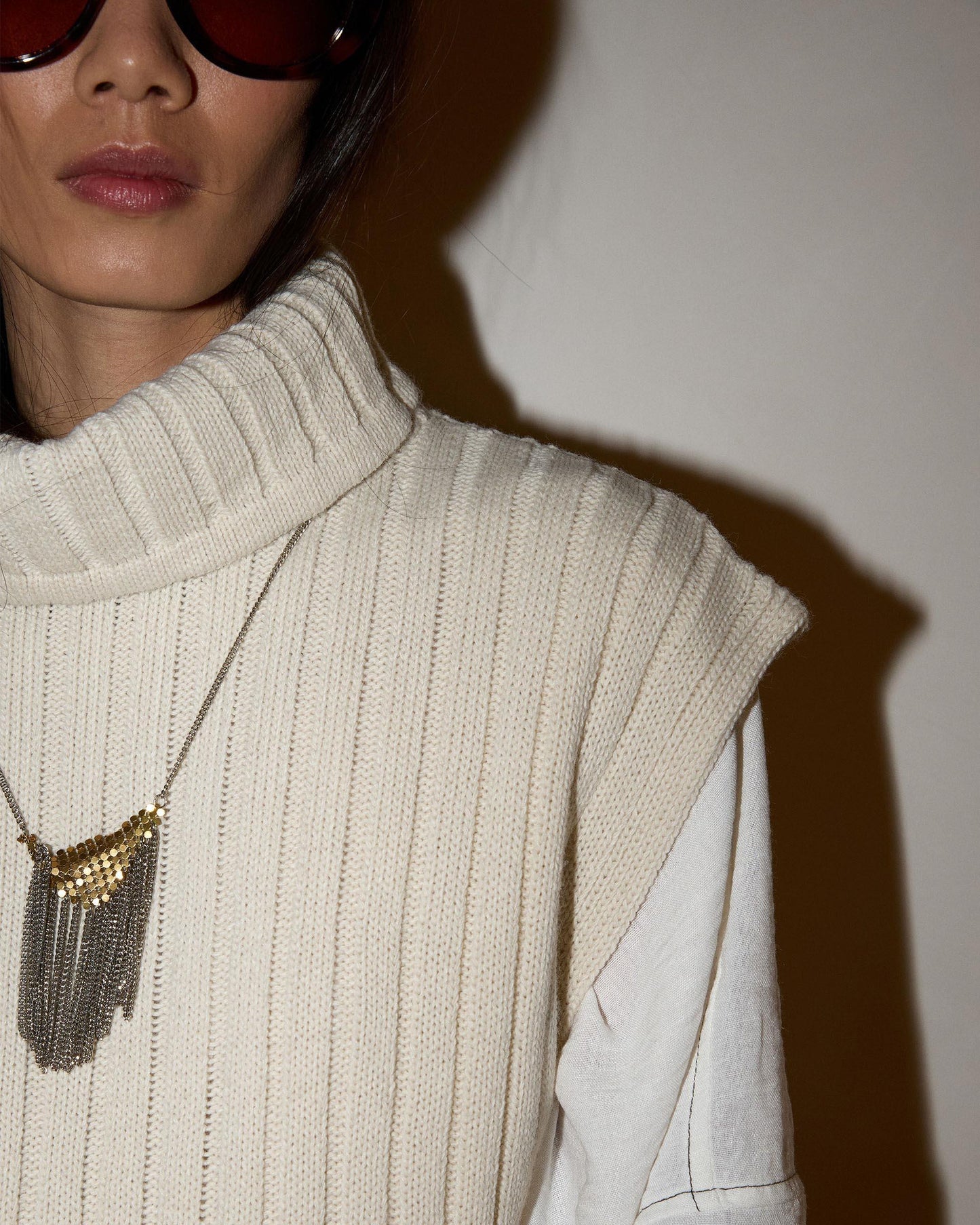 Raw Ribbed Turtleneck Knit Vest