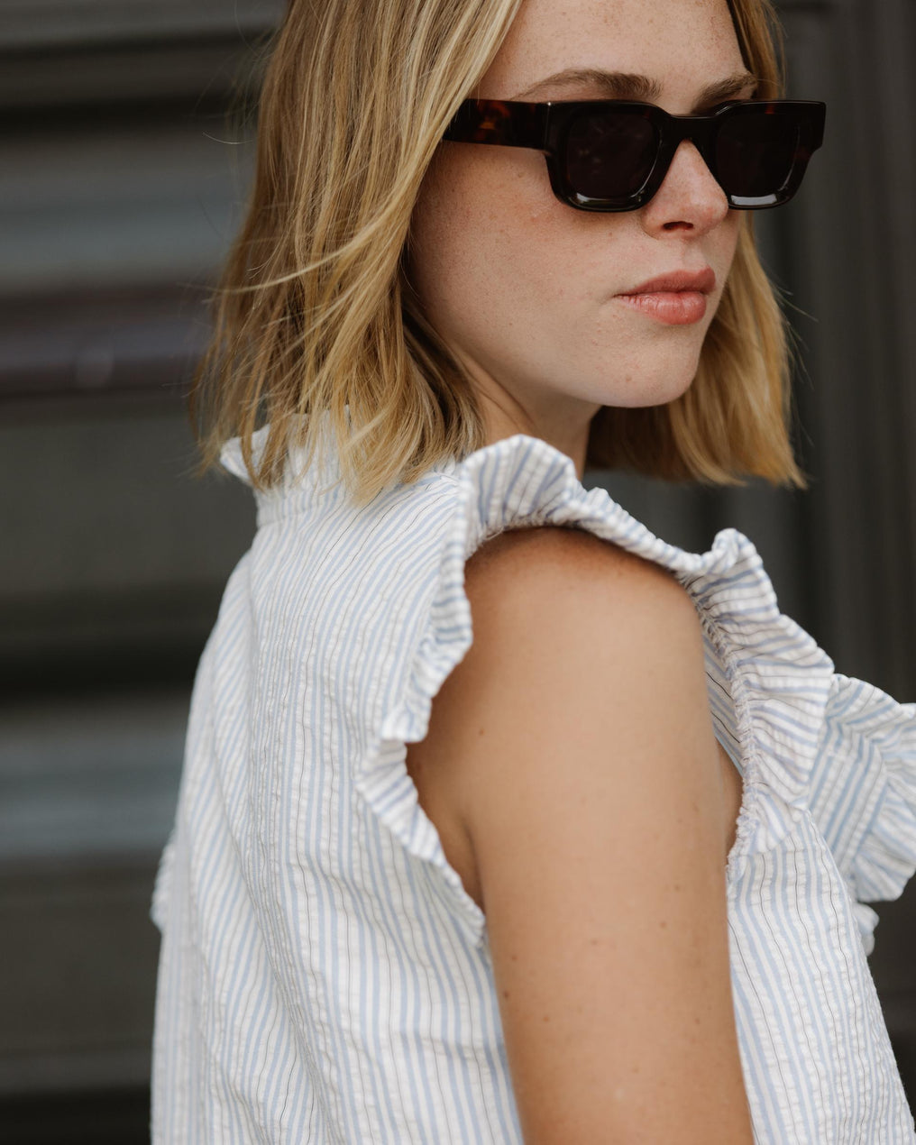 Blusa Sin Mangas Volantes Rayas Azul