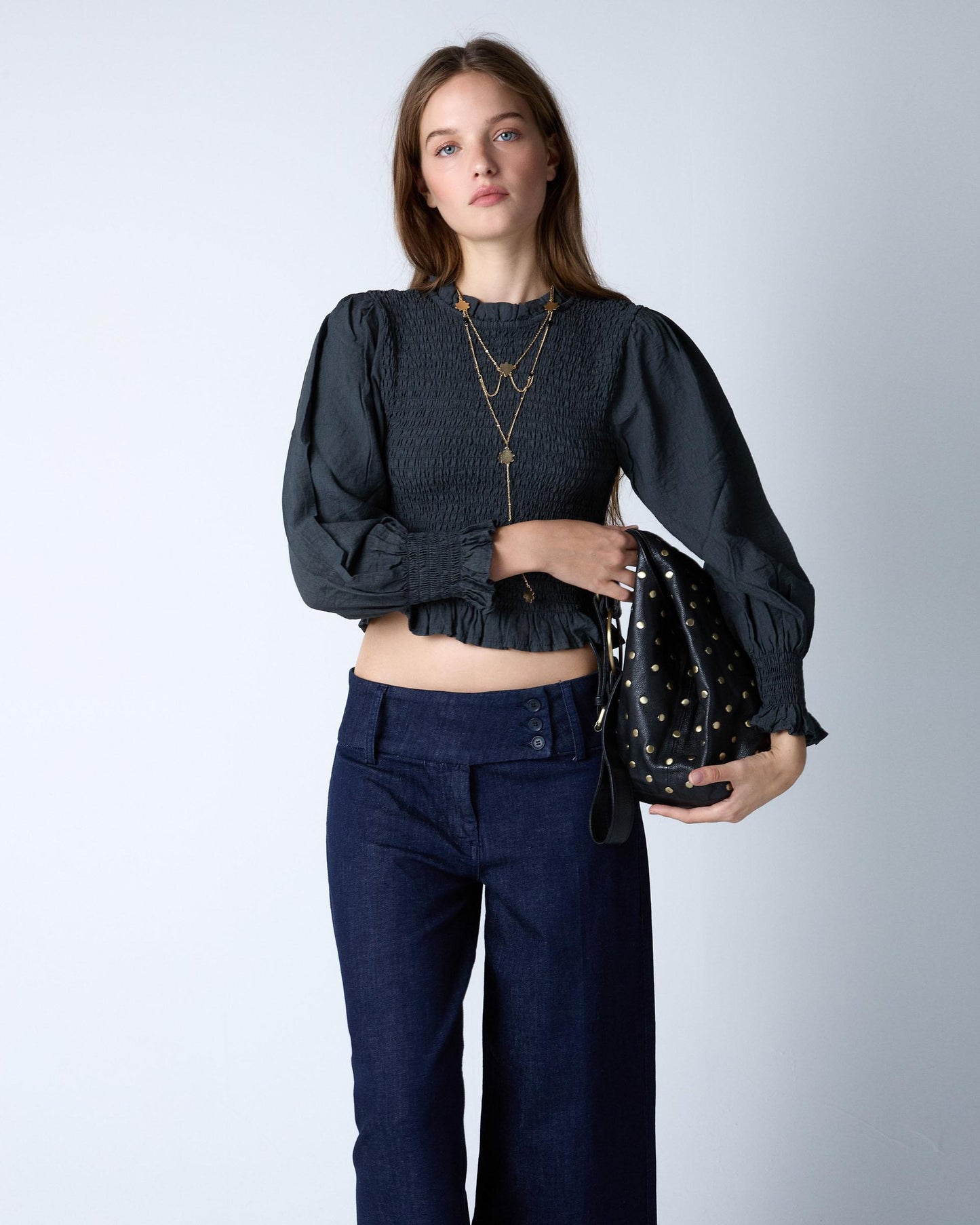 Blusa Nido De Abeja Volante Cuello Gris