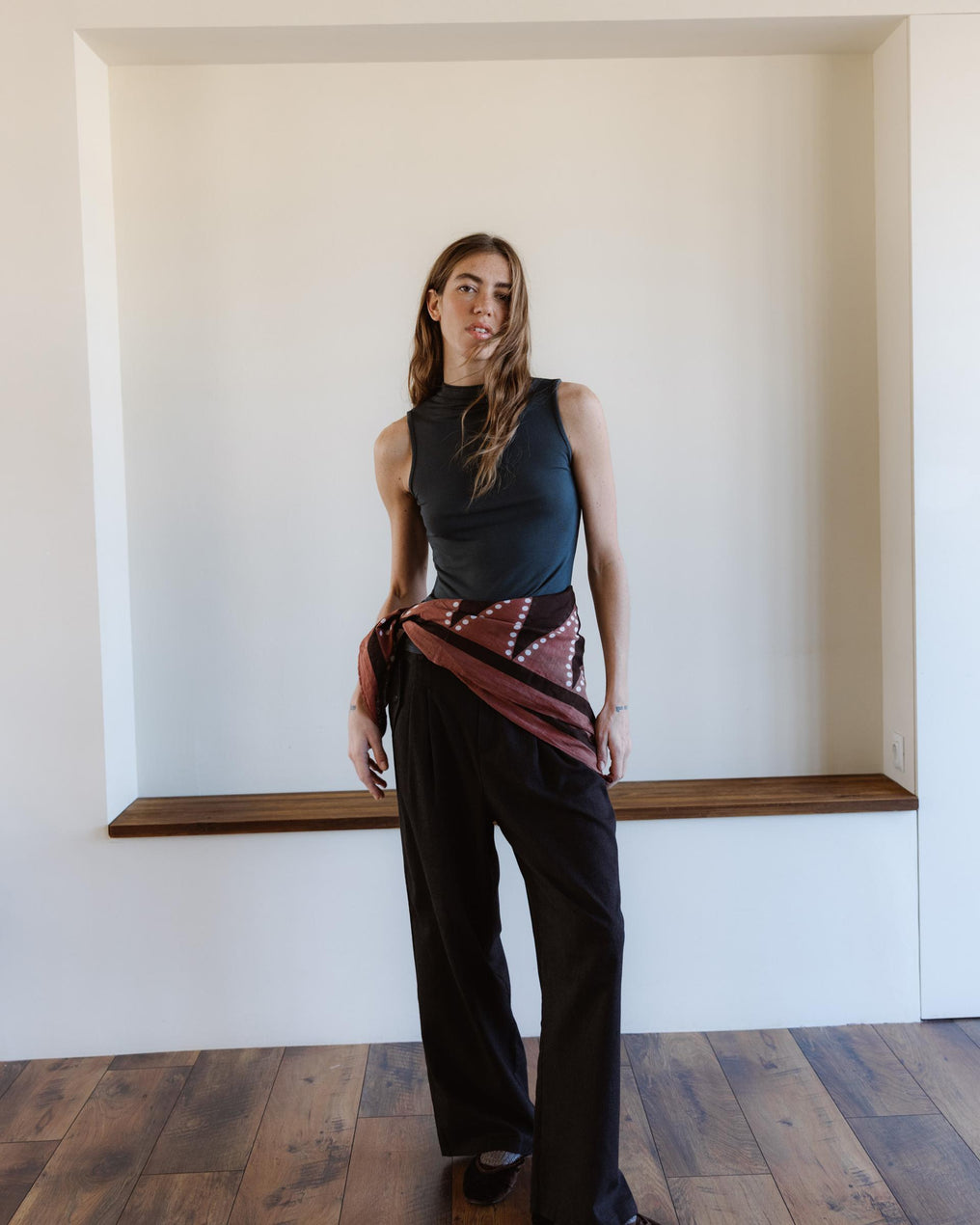 Camiseta Sin Mangas Cuello Subido Antracita