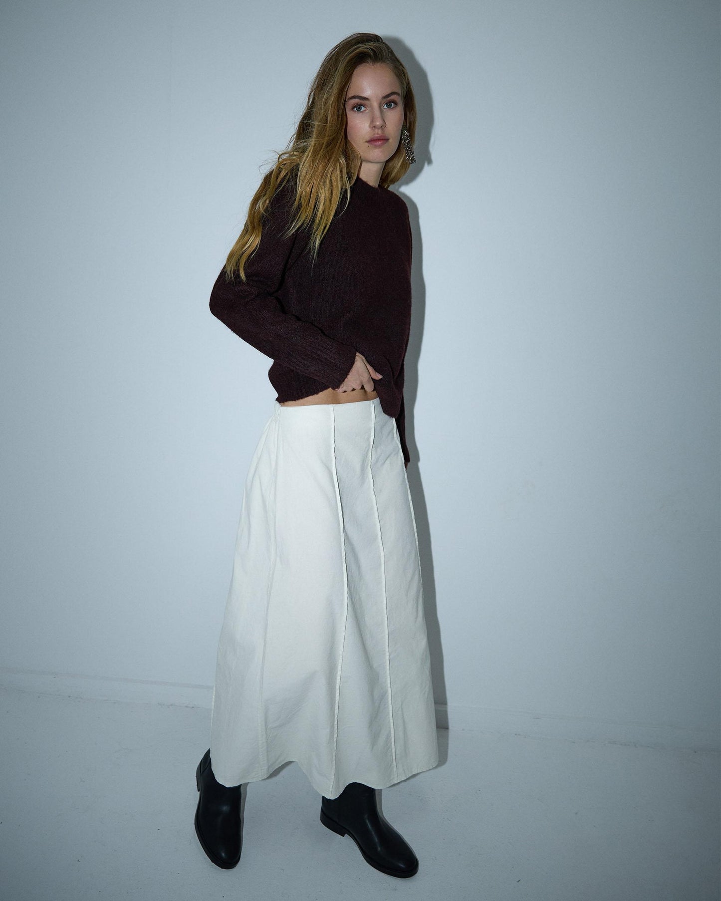 Micro-corduroy skirt with raw seams