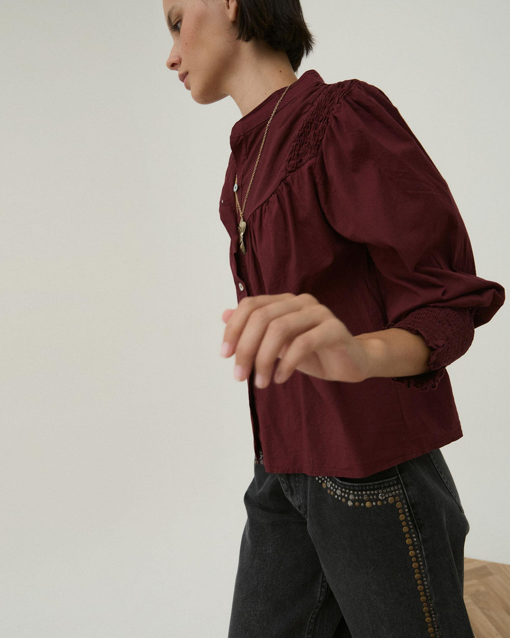 Blusa Detalles Nido De Abeja Granate
