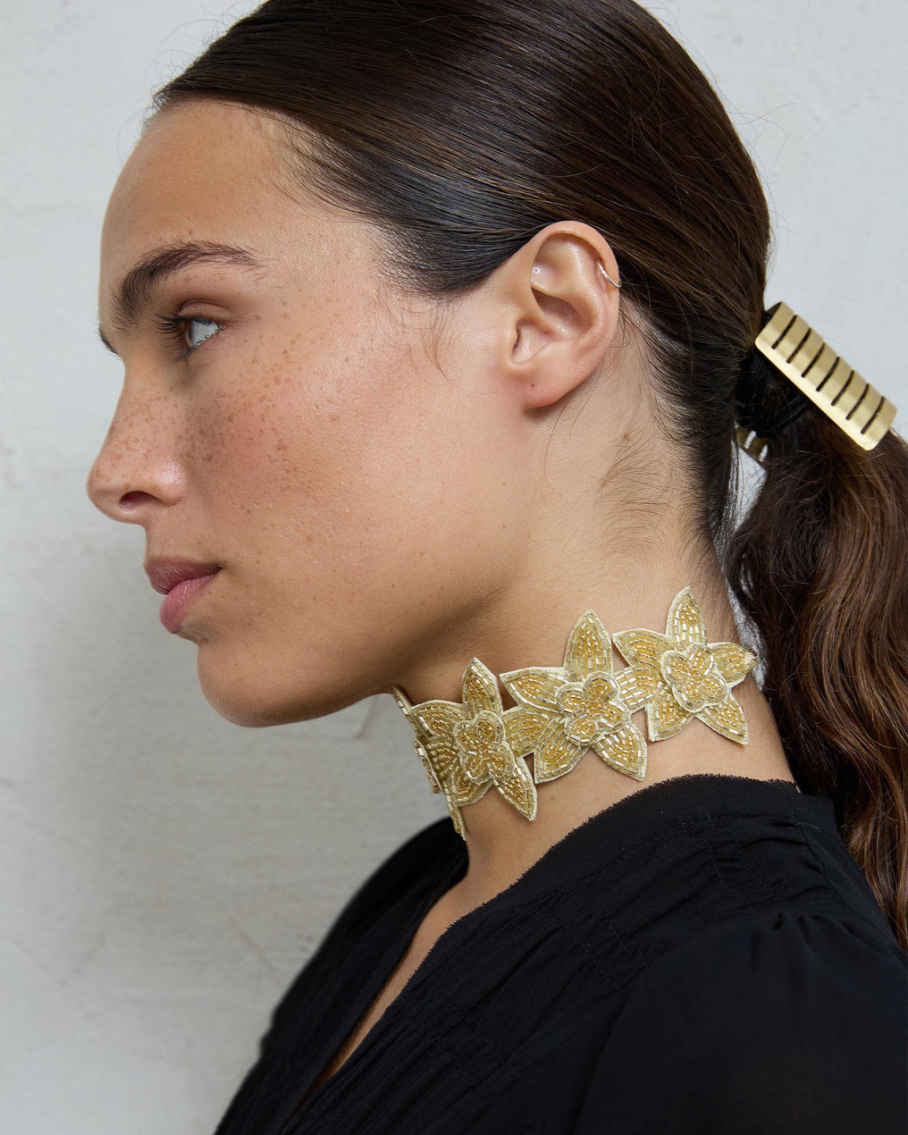 Colar Pedraria Estrelas Dourado