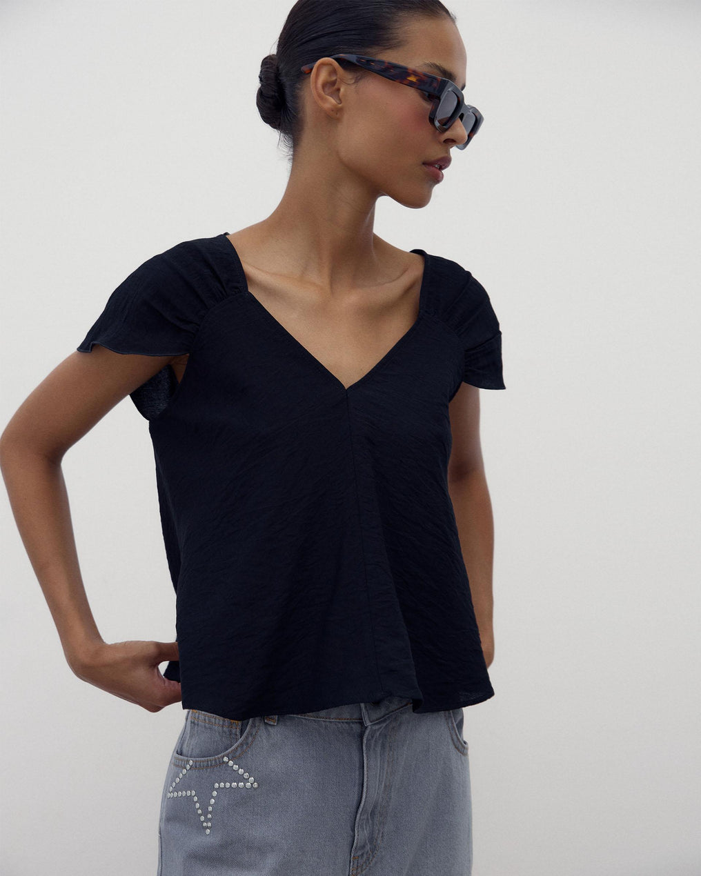 Blusa Decote em V Costas Preto