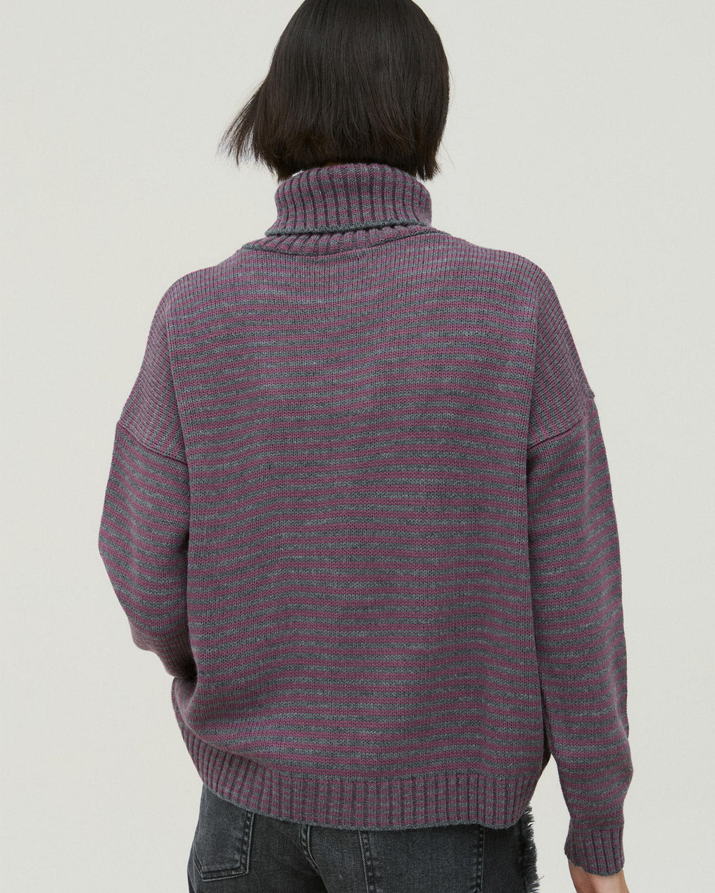 Jersey Cuello Alto Rayas Gris