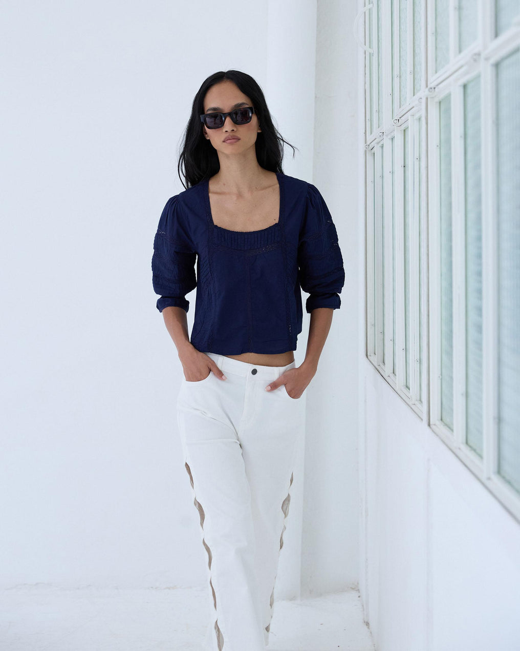 Blouse Col Carré Dentelles Bleu Marine