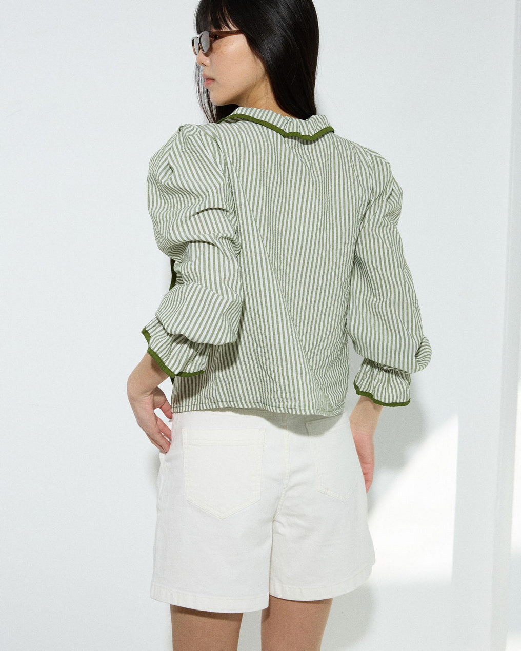 Camisa Volante Lateral Ribete Verde