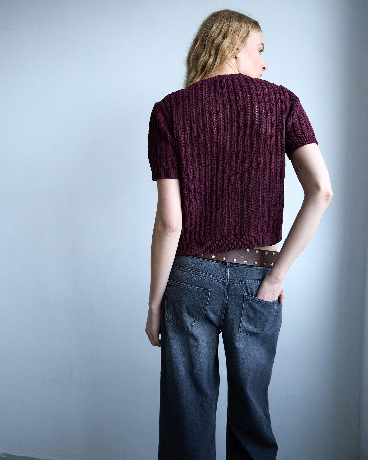 Top Manga Corta Calados Granate