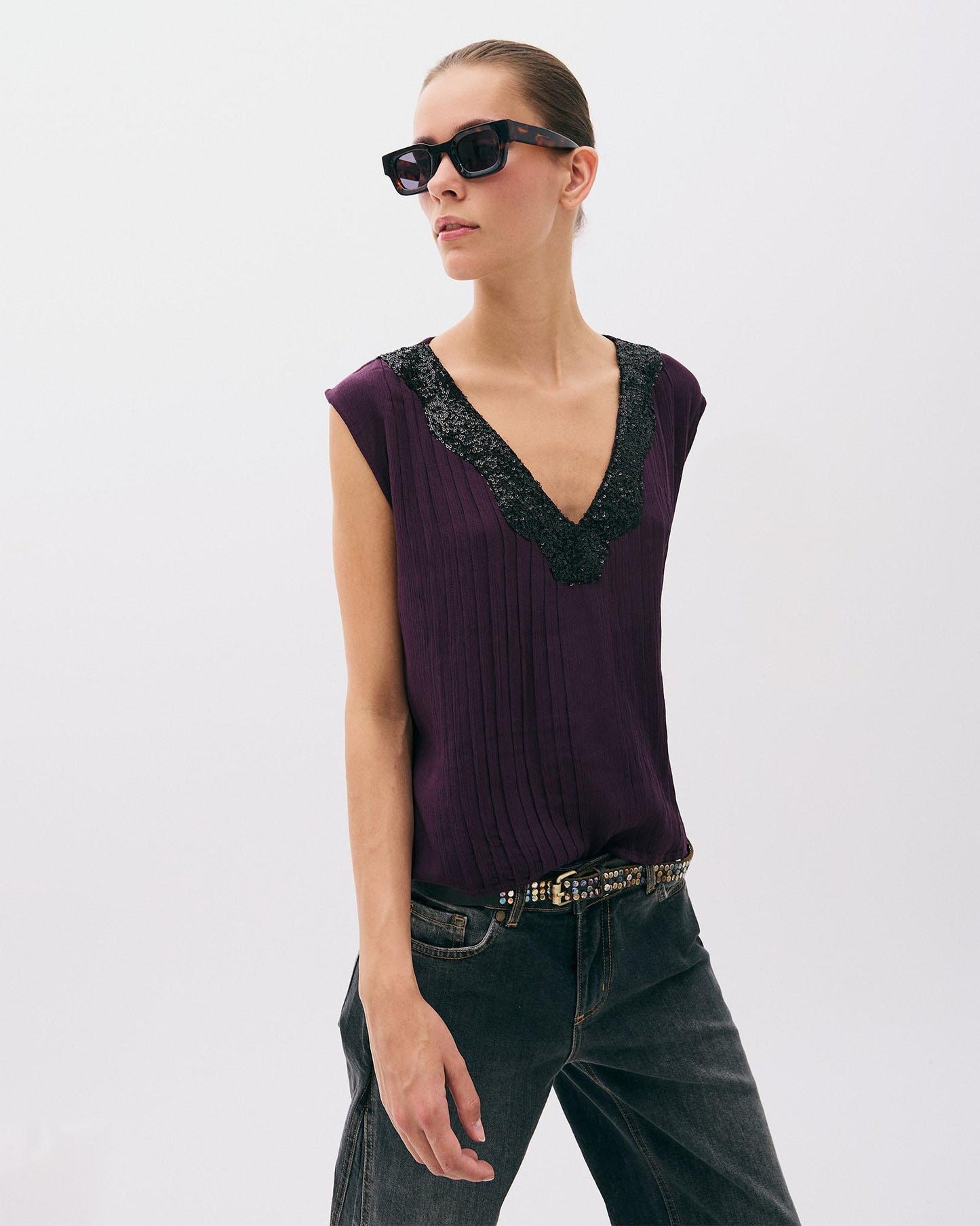 Top Lentejuelas Escote Pico Morado