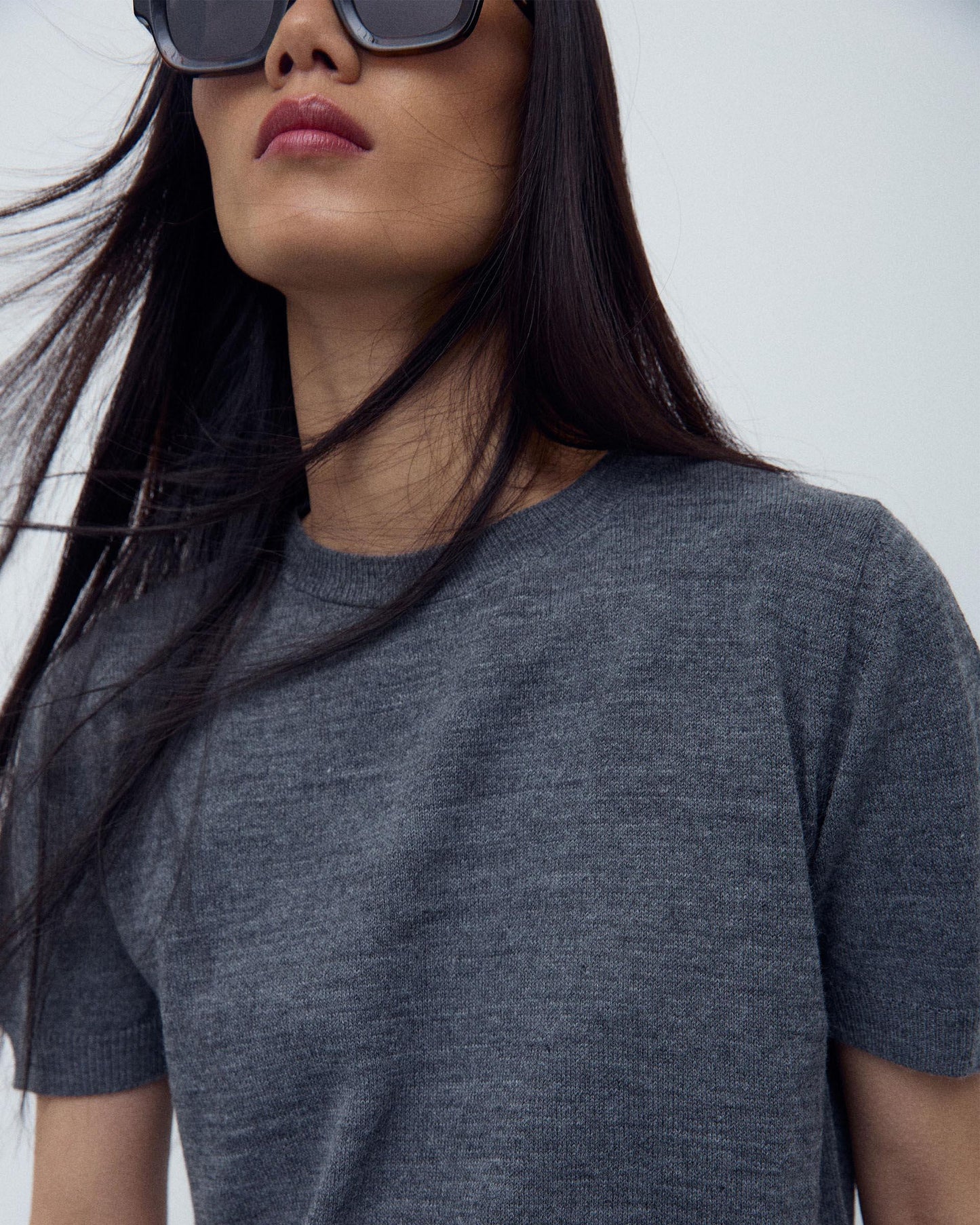 Top Malha Fina Manga Curta Cinzento