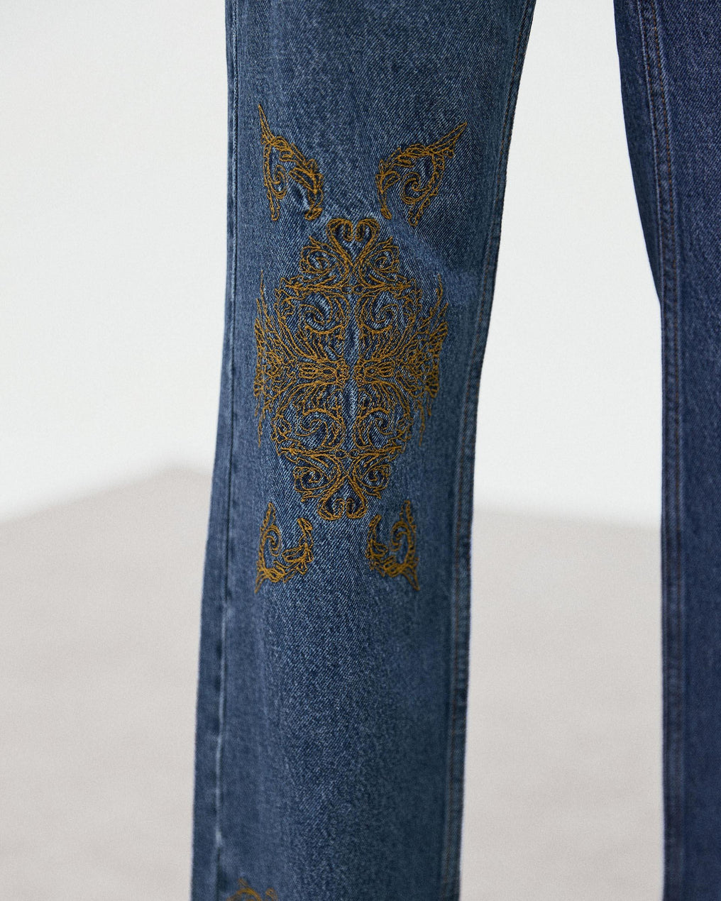 Jeans Broderies Ethniques Bleu