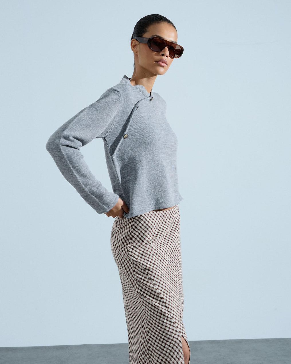 Jersey Cuello Mao Botones Laterales Gris