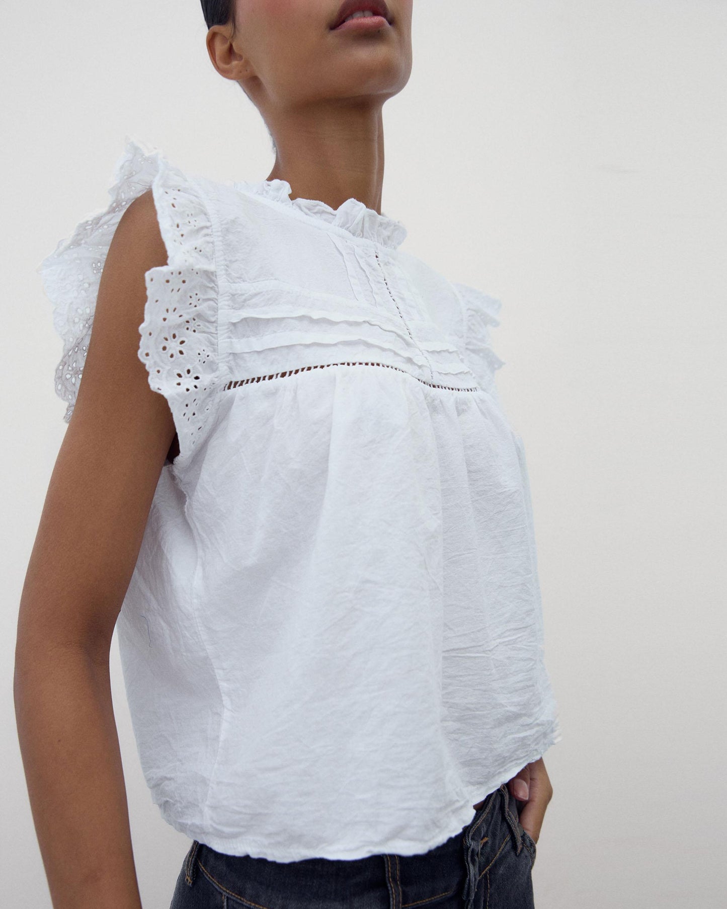 Blusa Mangas Troqueladas Blanca