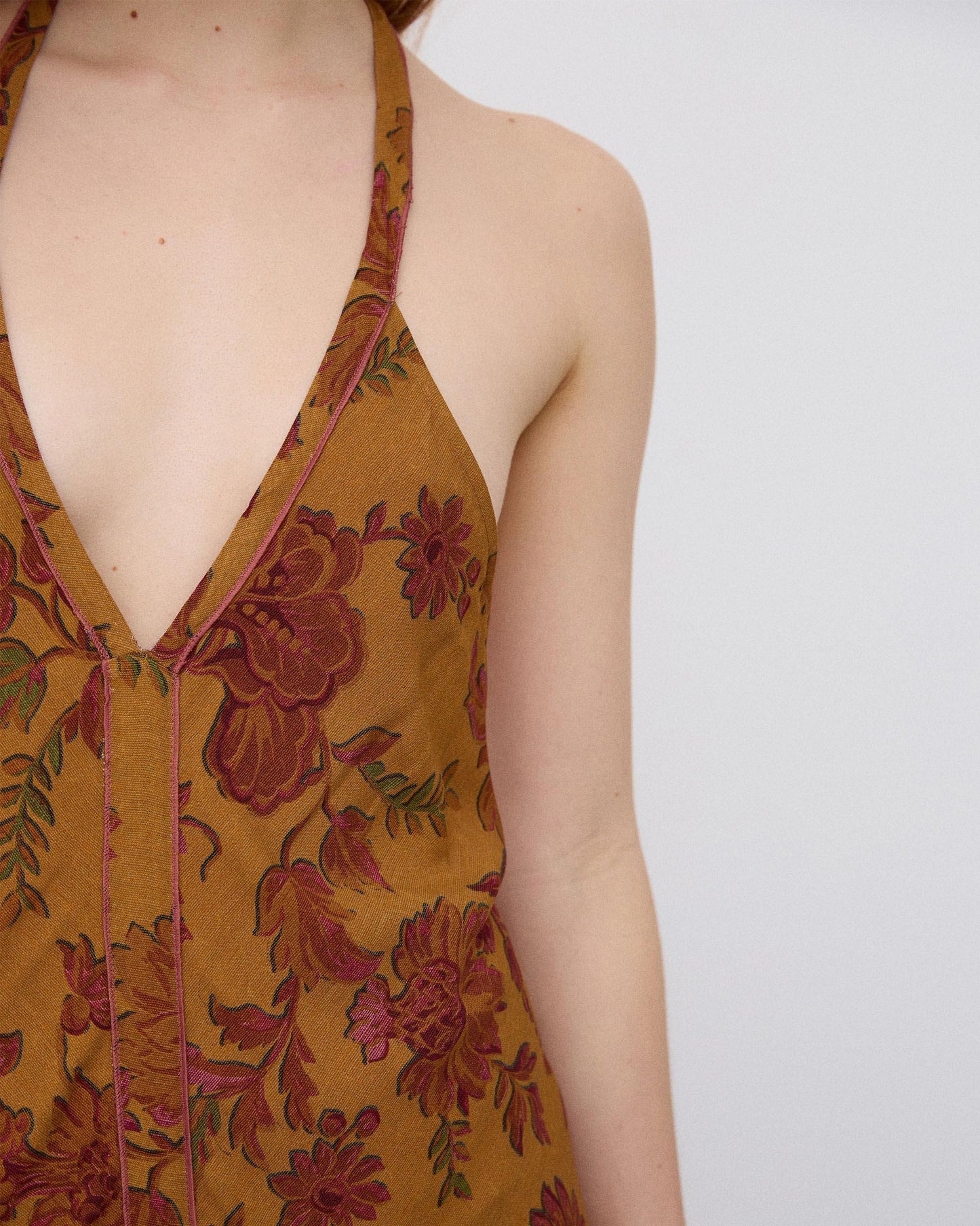 Vestido Halter Estampado Floral Multicolor