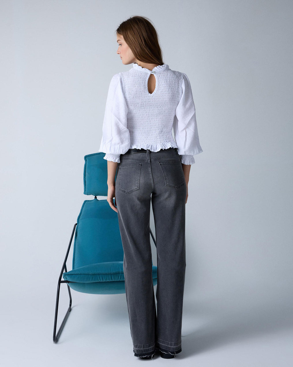 Blusa Nido De Abeja Volante Cuello Blanca