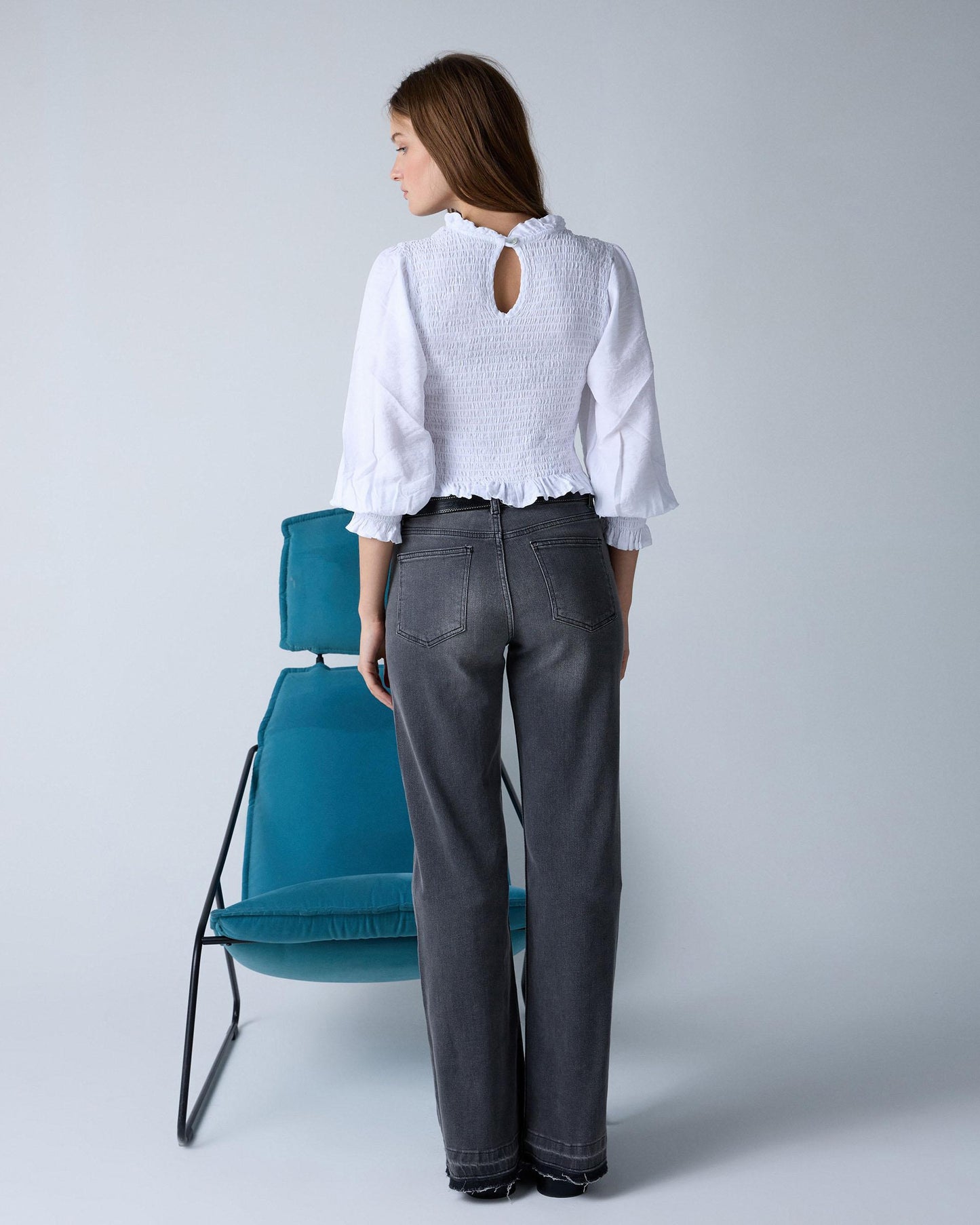 Blusa Nido De Abeja Volante Cuello Blanca