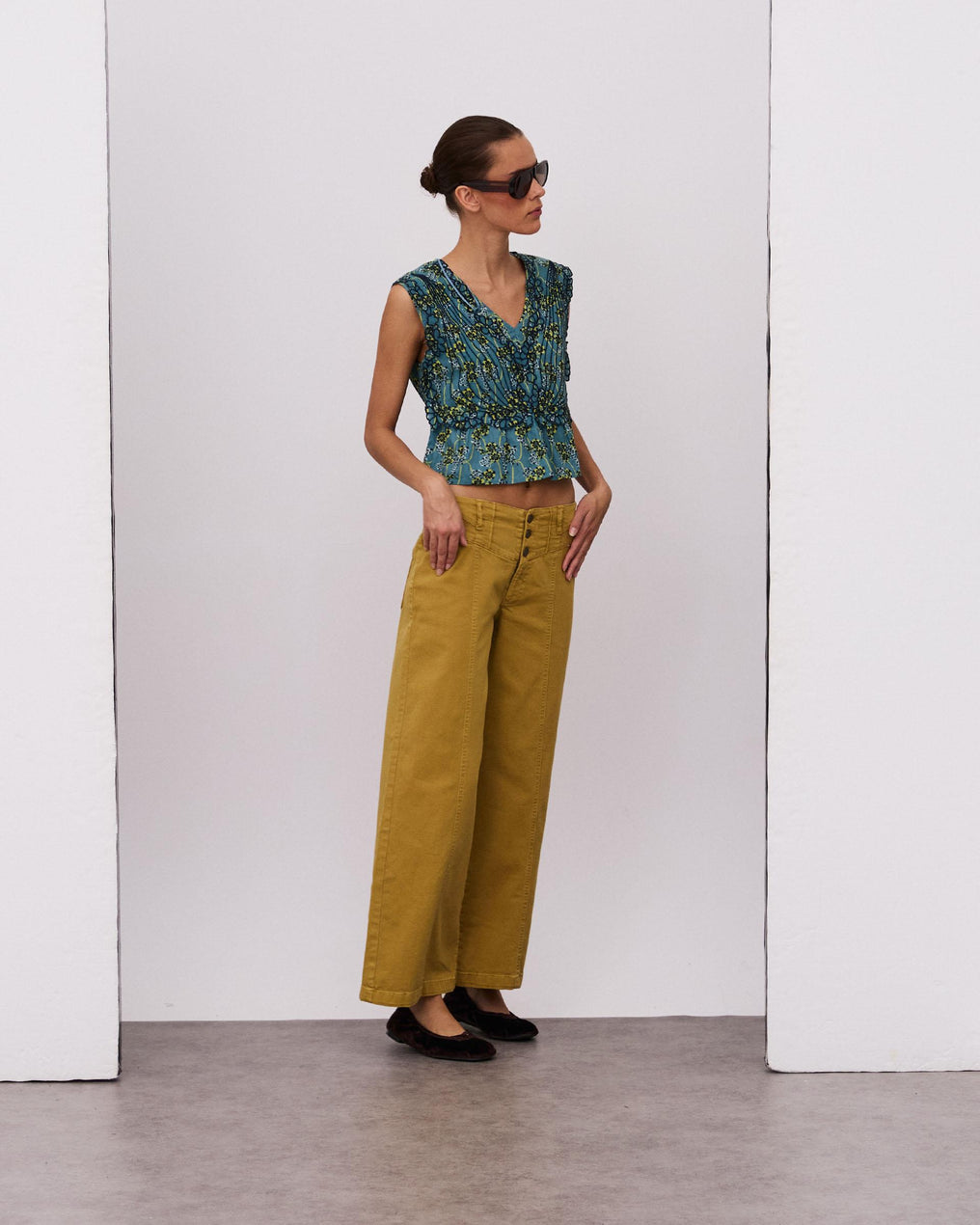 Top Bleu Imprimé à Broderies Florales