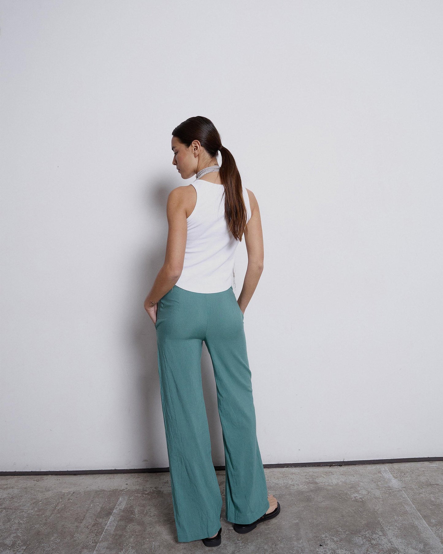 Pantalón Troquelado Verde Agua