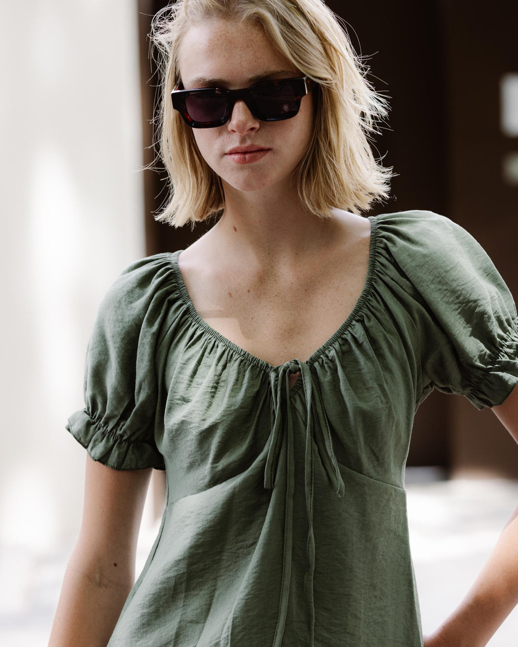 Blusa de Manga Curta com Laçada Verde Escuro