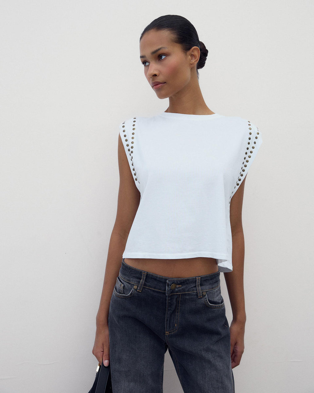 Camiseta Hombreras Tachuelas Blanco