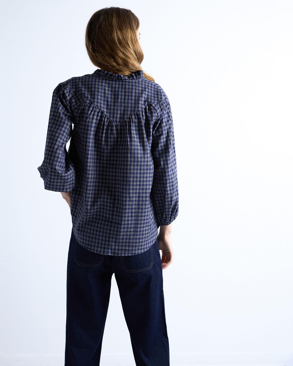 Blusa xadrez azul-escuro com pala